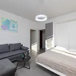 Lazy Day In Apartman