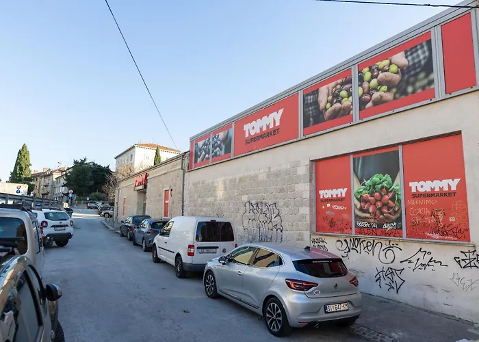 Lazy Day In Apartment *